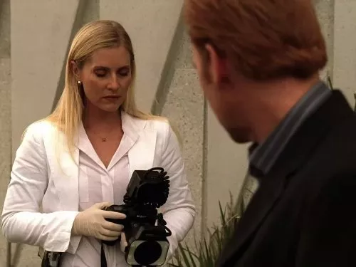 David Caruso (CSI Lieutenant Horatio ’H’ Caine), Emily Procter (CSI Detective Calleigh Duquesne) zdroj: imdb.com