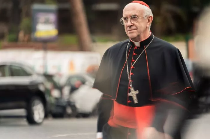 Jonathan Pryce (Cardinal Jorge Mario Bergoglio) zdroj: imdb.com