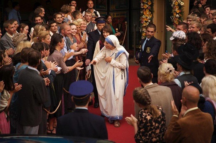 Juliet Stevenson (Mother Teresa)