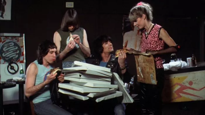 P. J. Soles, Johnny Ramone, Dee Dee Ramone, Marky Ramone zdroj: imdb.com