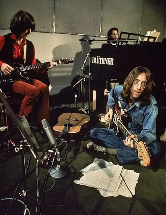Paul McCartney, John Lennon, George Harrison, The Beatles zdroj: imdb.com