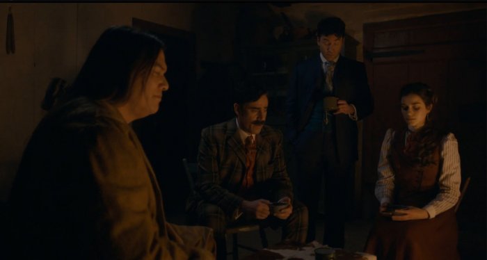 Stephen Mangan (Arthur Conan Doyle), Michael Weston (Harry Houdini), Brandon Oakes, Rebecca Liddiard (Adelaide Stratton) zdroj: imdb.com