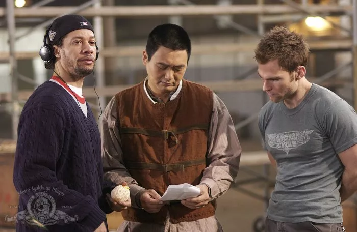 Yun-Fat Chow (Monk With No Name), Seann William Scott (Kar), Paul Hunter zdroj: imdb.com