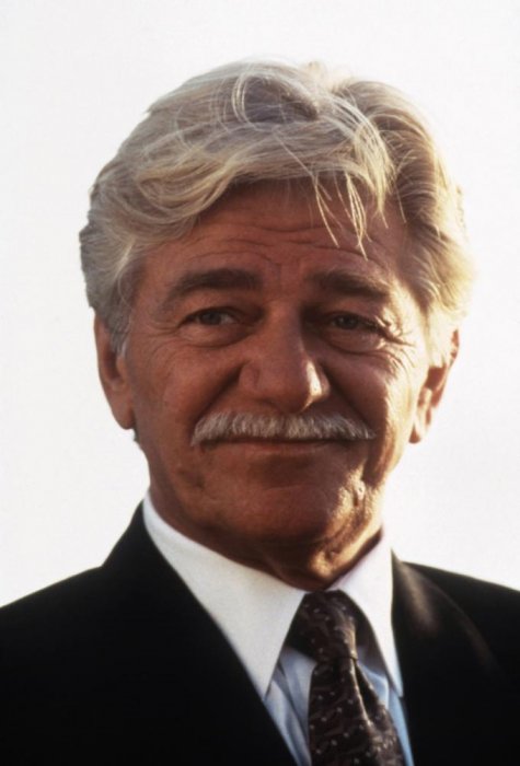 Seymour Cassel Photo © Paramount Pictures
