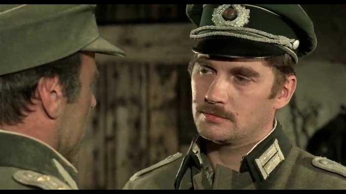 Železný kříž (1977) - Leutnant (Lt.) Triebig