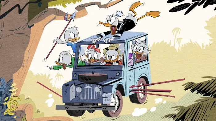 Tony Anselmo (Donald Duck), Bobby Moynihan (Louie Duck), Kate Micucci (Webby Vanderquack), Danny Pudi (Huey Duck), David Tennant (Scrooge McDuck), Ben Schwartz (Dewey Duck) zdroj: imdb.com