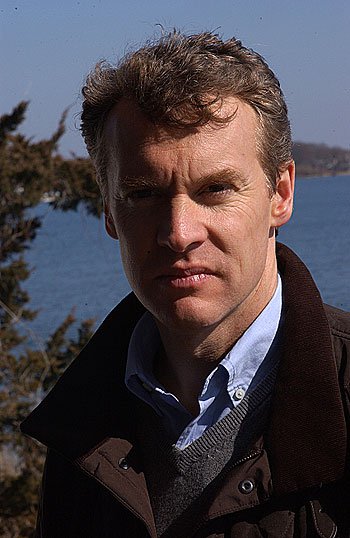 Tate Donovan (Tom Shayes) Photo © Sony Pictures Television