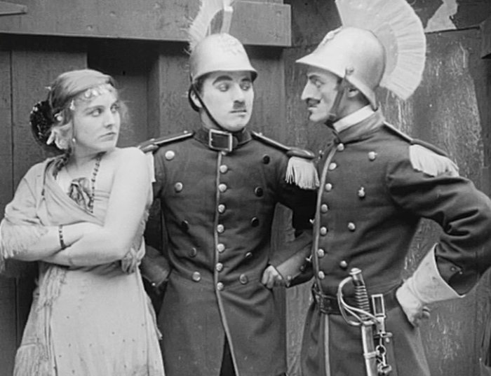 Charles Chaplin, Edna Purviance, Leo White zdroj: imdb.com