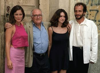 Vicente Aranda, María Botto (Cinta Vidal), Daniel Giménez Cacho (Antonio), Aitana Sánchez-Gijón (Carmen) zdroj: imdb.com