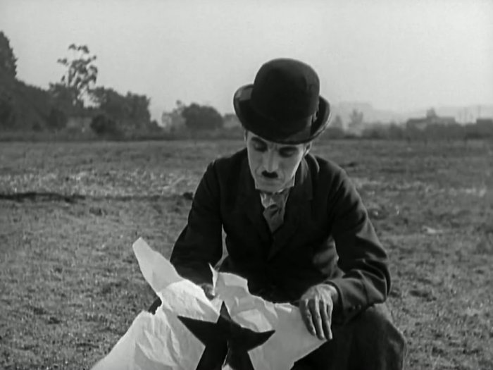 Charles Chaplin (A Tramp) zdroj: imdb.com