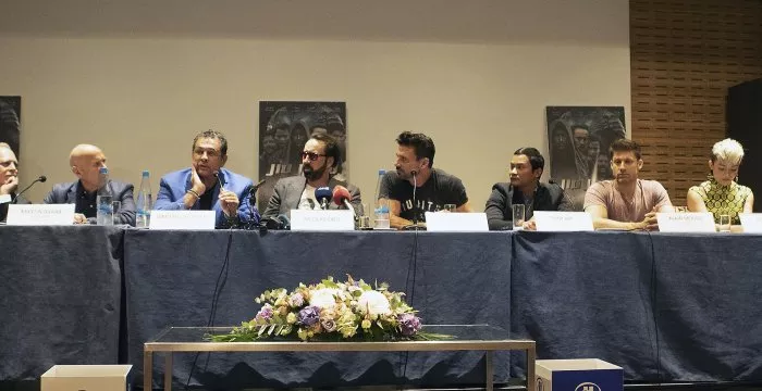 Nicolas Cage (Wylie), Frank Grillo (Harrigan), Dimitri Logothetis, Tony Jaa (Kueng), Juju Chan, Alain Moussi (Jake) zdroj: imdb.com