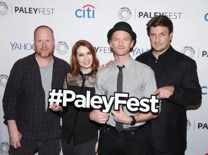 Neil Patrick Harris (Billy (Dr. Horrible)), Nathan Fillion (Captain Hammer), Joss Whedon, Felicia Day (Penny) zdroj: imdb.com 
promo k filmu