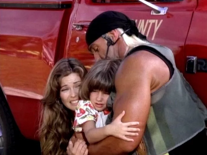 Carol Alt (Kelly LaRew), Hulk Hogan (Randolph J. ’Hurricane’ Spencer), Ashley Gorrell (Jessica Whitaker Spencer) zdroj: imdb.com