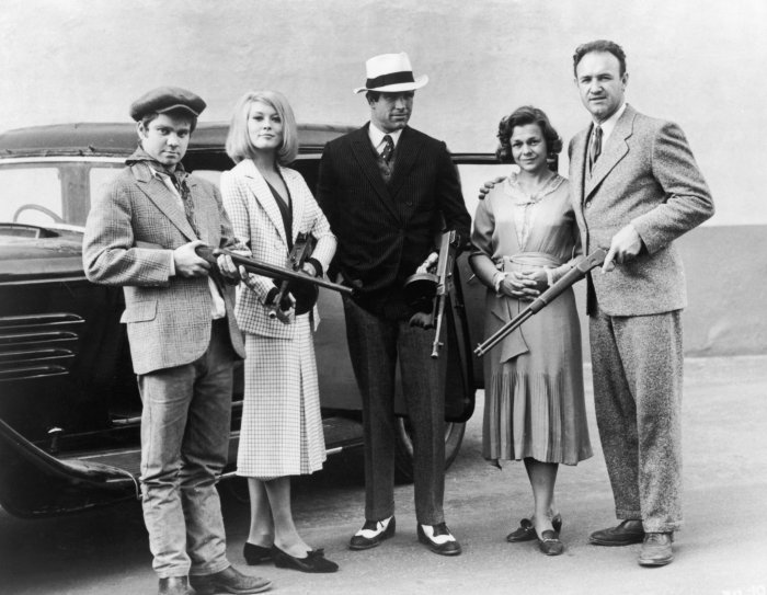 Gene Hackman (Buck Barrow), Faye Dunaway (Bonnie Parker), Estelle Parsons (Blanche), Warren Beatty (Clyde Barrow), Michael J. Pollard (C.W. Moss) zdroj: imdb.com