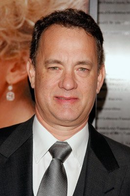 Tom Hanks (Charlie Wilson) zdroj: imdb.com 
promo k filmu