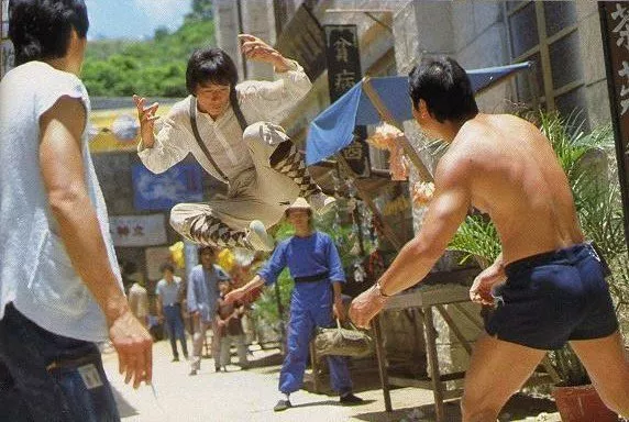 Jackie Chan (Sergeant Dragon Ma Yue Lung) zdroj: imdb.com