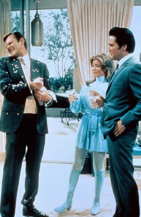 Elvis Presley, Michele Carey, Dick Sargent zdroj: imdb.com