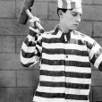 Frigo pod šibenicí (1920) - Golfer Turned Prisoner, Guard