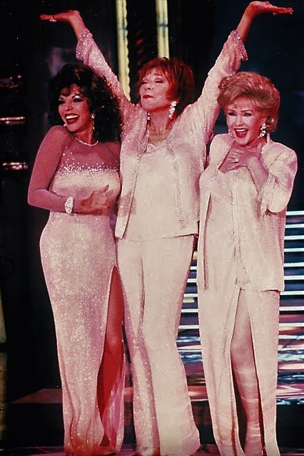Shirley MacLaine, Joan Collins, Debbie Reynolds zdroj: imdb.com