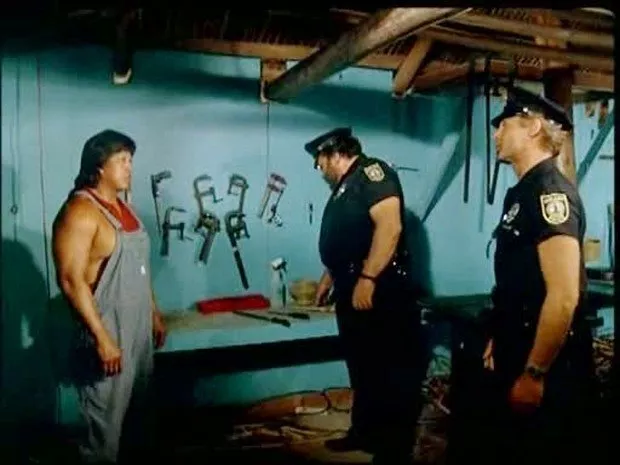 Superpolicajti z Miami (1985) - Charro