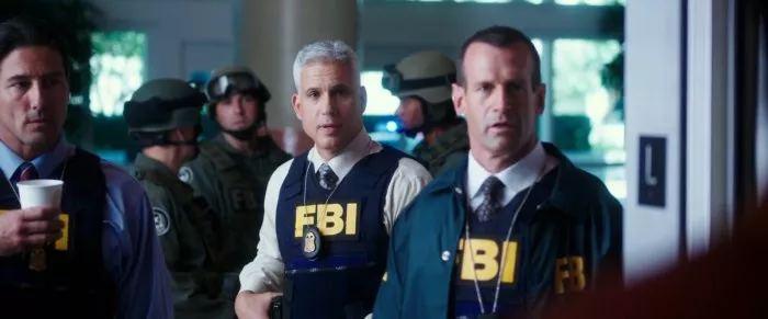 Obchodníci so smrťou (2016) - FBI Agent (elevator)