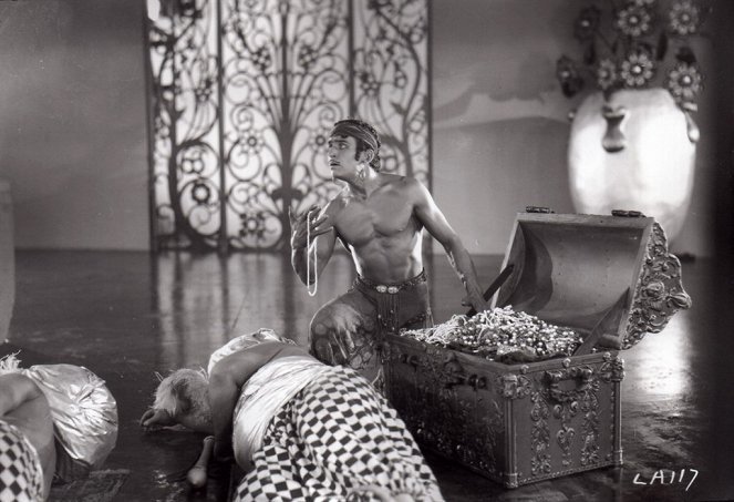 Douglas Fairbanks (The Thief of Bagdad)