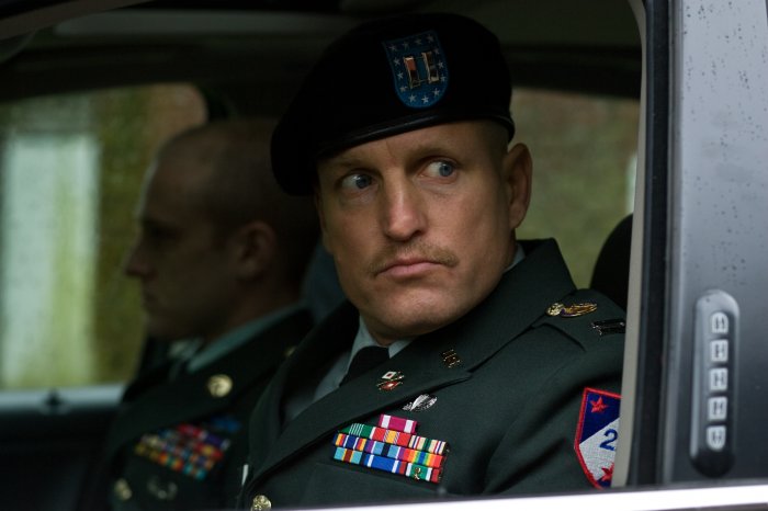 Woody Harrelson (Captain Tony Stone), Ben Foster (Staff Sergeant Will Montgomery) zdroj: imdb.com