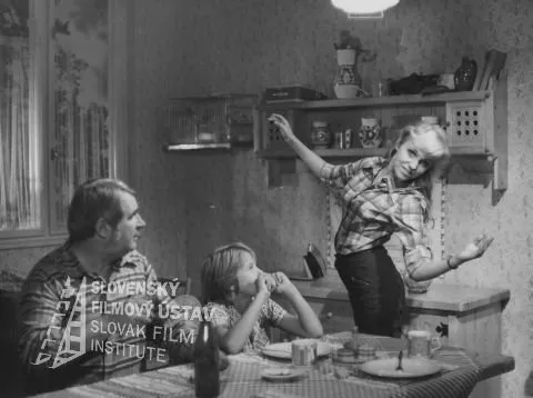 Děvče z jezera (1978) -  Peter Kováč, Valikin otec