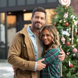 A Welcome Home Christmas (2020) - Chloe Marquee