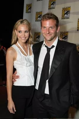 Leslie Bibb (Maya), Bradley Cooper (Leon) zdroj: imdb.com 
promo k filmu
