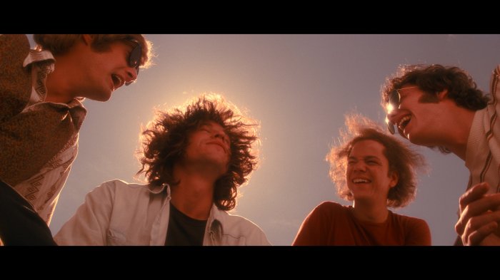 Val Kilmer (Jim Morrison), Kyle MacLachlan (Ray Manzarek), Kevin Dillon (John Densmore), Frank Whaley (Robby Krieger) zdroj: imdb.com