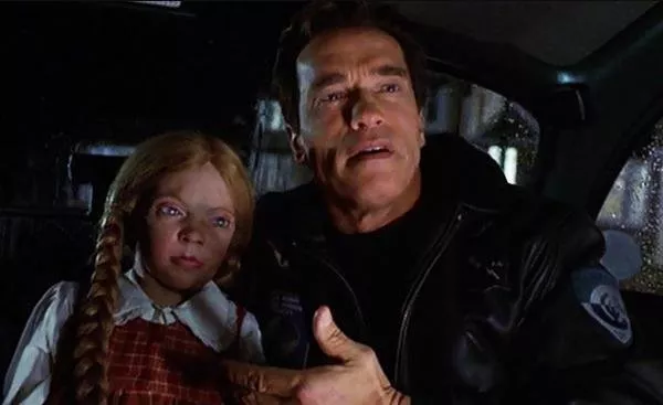Arnold Schwarzenegger (Adam Gibson) zdroj: imdb.com