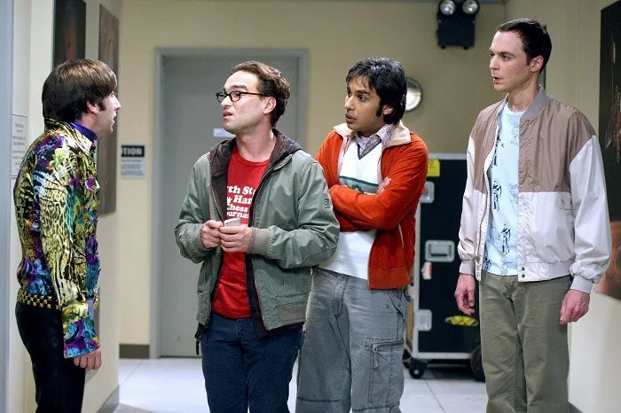 Simon Helberg (Howard Wolowitz), Johnny Galecki (Leonard Hofstadter), Kunal Nayyar (Raj Koothrappali), Jim Parsons (Sheldon Cooper)