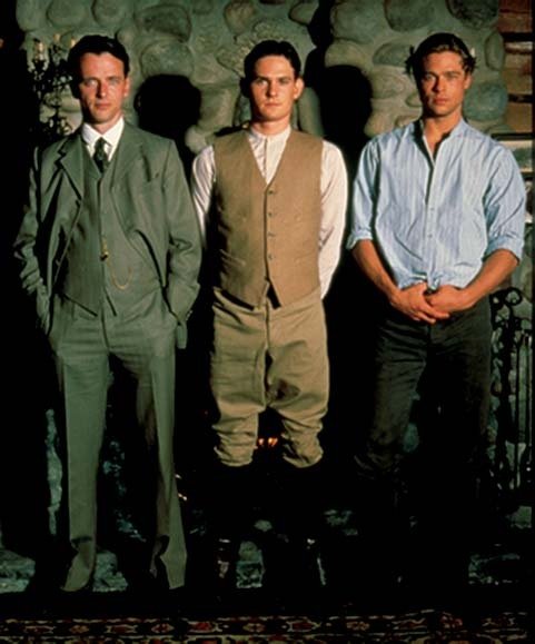 Brad Pitt (Tristan Ludlow), Aidan Quinn (Alfred Ludlow), Henry Thomas (Samuel Ludlow) zdroj: imdb.com