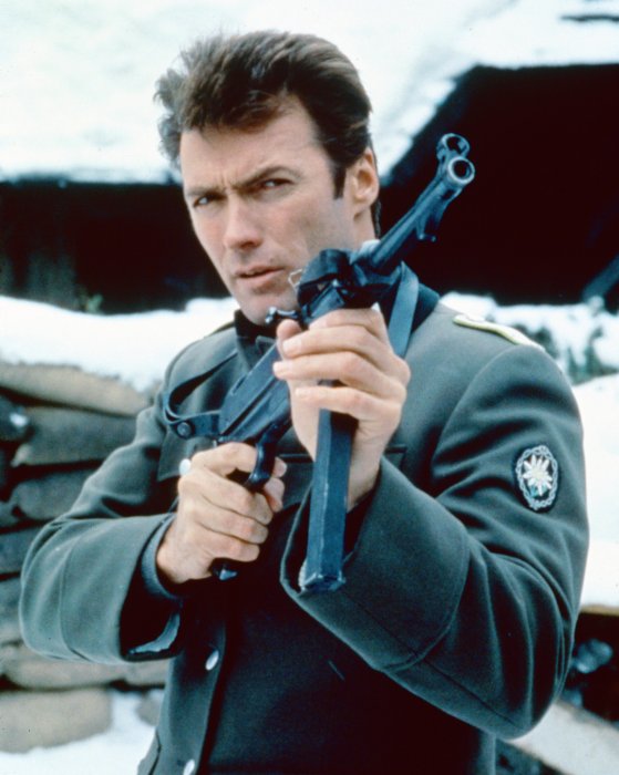 Clint Eastwood (Lt. Schaffer) zdroj: imdb.com