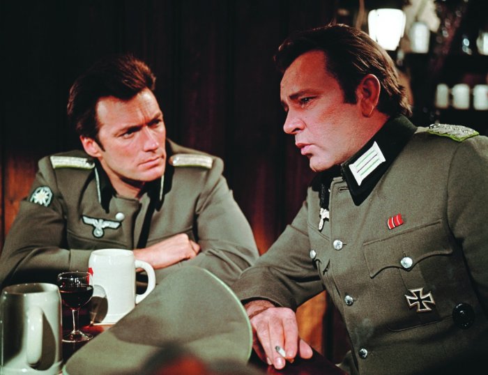 Richard Burton (Maj. Smith), Clint Eastwood (Lt. Schaffer) zdroj: imdb.com