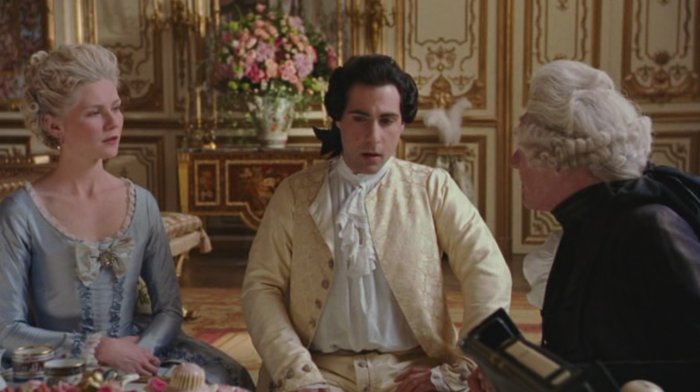 Kirsten Dunst (Marie Antoinette), Jason Schwartzman (Louis XVI), Jean-Marc Stehlé zdroj: imdb.com