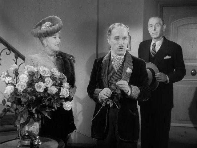 Charles Chaplin (Henri Verdoux - Alias Varnay - Alias Bonheur - Alias Floray), Isobel Elsom, Arthur Hohl zdroj: imdb.com