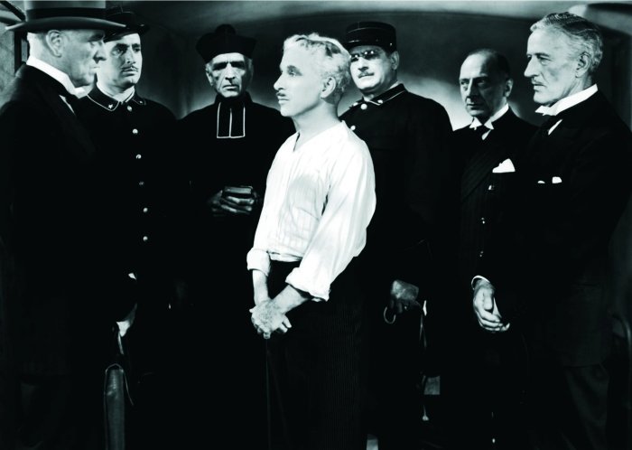 Charles Chaplin (Henri Verdoux - Alias Varnay - Alias Bonheur - Alias Floray), Boyd Irwin, Fritz Leiber zdroj: imdb.com
