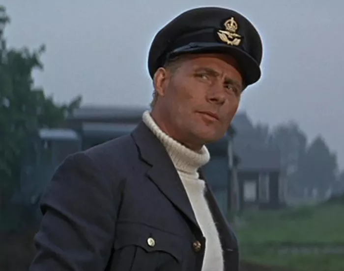 Robert Shaw (Squadron Leader Skipper) zdroj: imdb.com