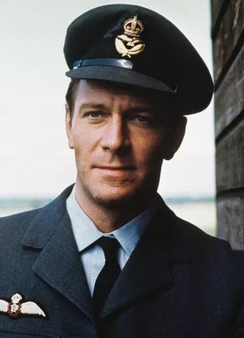 Christopher Plummer (Squadron Leader Colin Harvey) zdroj: imdb.com