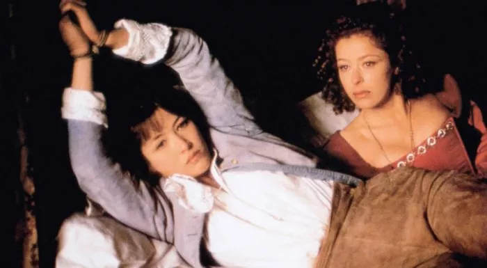 Sophie Marceau (Eloïse d’Artagnan), Charlotte Kady (Eglantine de Rochefort) zdroj: imdb.com