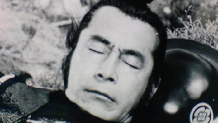 Toshirô Mifune, Anthony Dawson zdroj: imdb.com