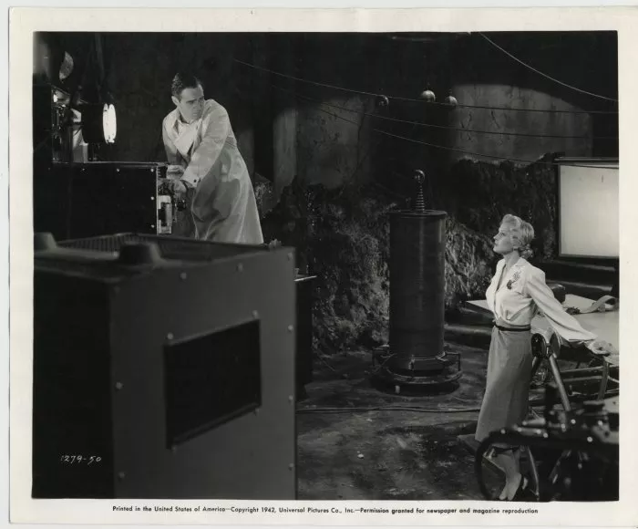 Patric Knowles (Dr. Frank Mannering), Ilona Massey (Baroness Elsa Frankenstein) zdroj: imdb.com