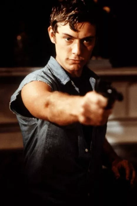 Jude Law (Billy Hanson) zdroj: imdb.com