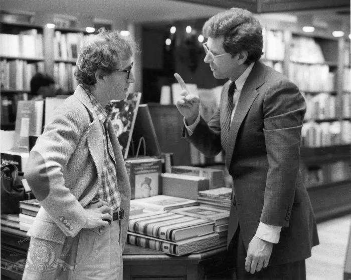 Woody Allen (Isaac), Michael Murphy (Yale) zdroj: imdb.com