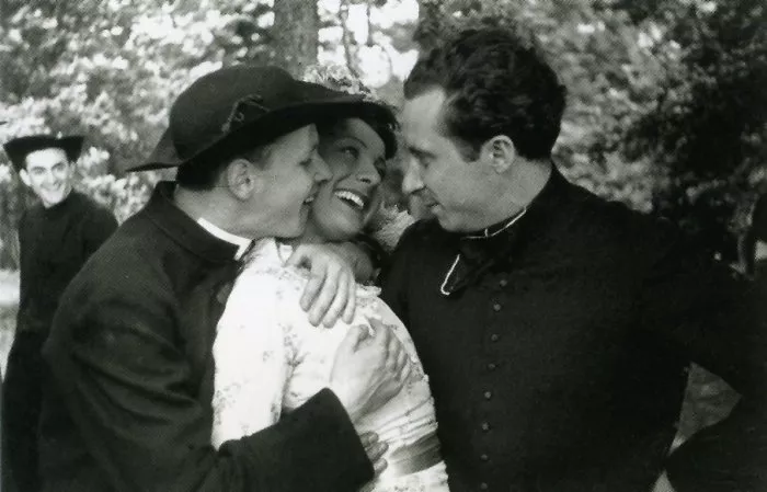 Georges Bataille (Seminarian), Sylvia Bataille (Henriette), Henri Cartier-Bresson (Seminarian) zdroj: imdb.com