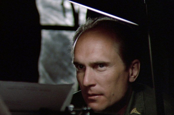 Robert Duvall (Maj. Frank Burns)