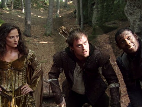 David Harewood (Tuck), Jonas Armstrong (Robin Hood), Lara Pulver (Isabella) zdroj: imdb.com