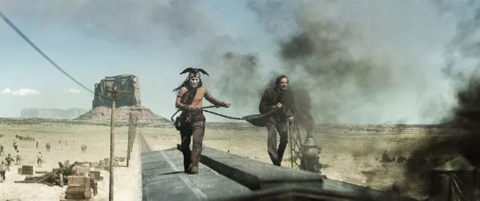 Johnny Depp (Tonto), Armie Hammer (John Reid (Lone Ranger)) zdroj: imdb.com